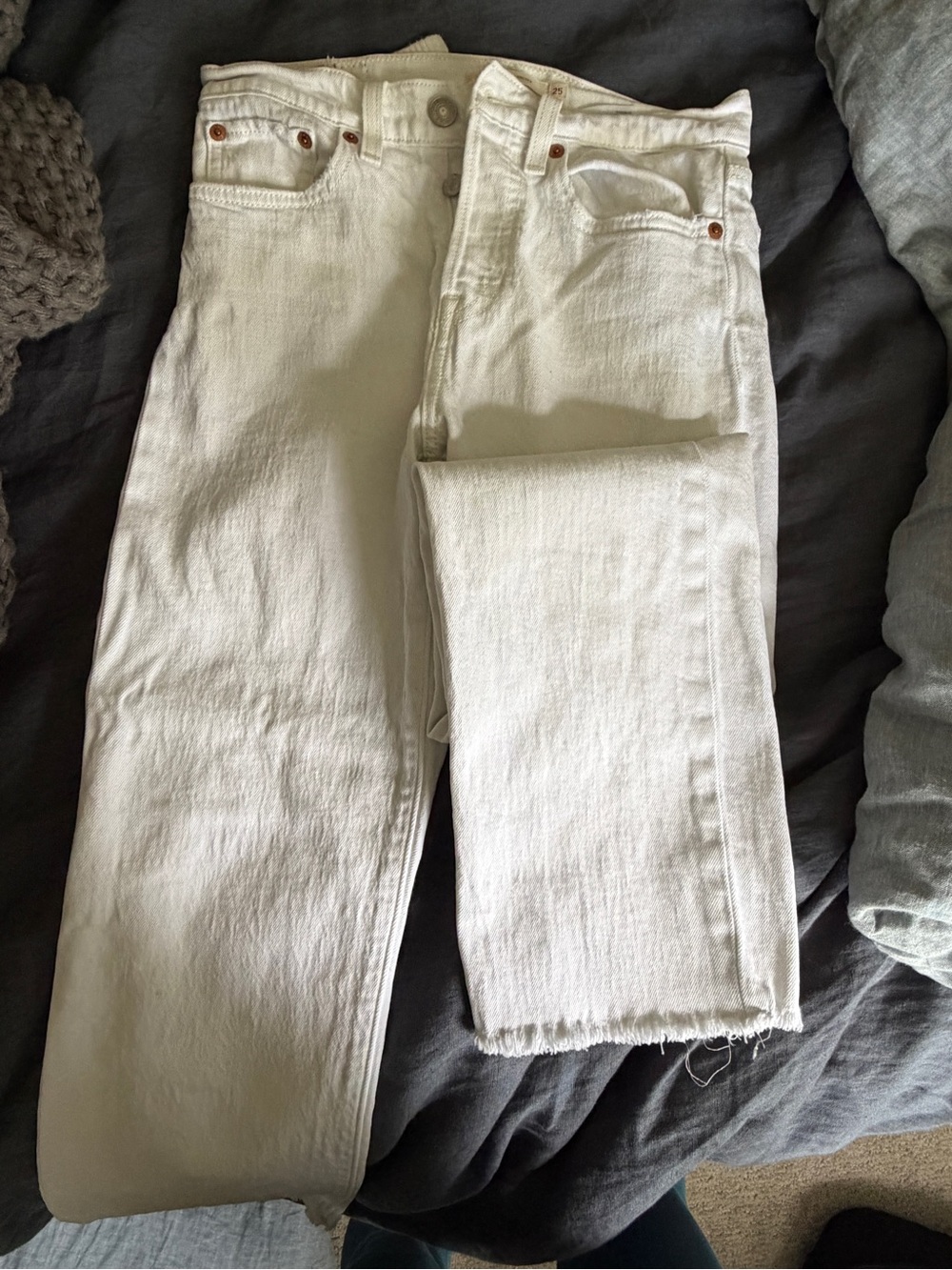 Levi white wedgie - never worn (25)